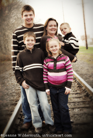 family portrait photography by Leanne Wildermuth